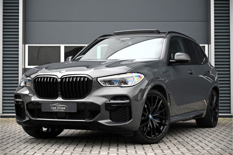 Foto van BMW X5 xDrive45e M-SPORT / SKYLOUNGE PANO / LASER / INDIVIDUAL LEDER / HUD / STOELKOELING / DRAVIT GRAU