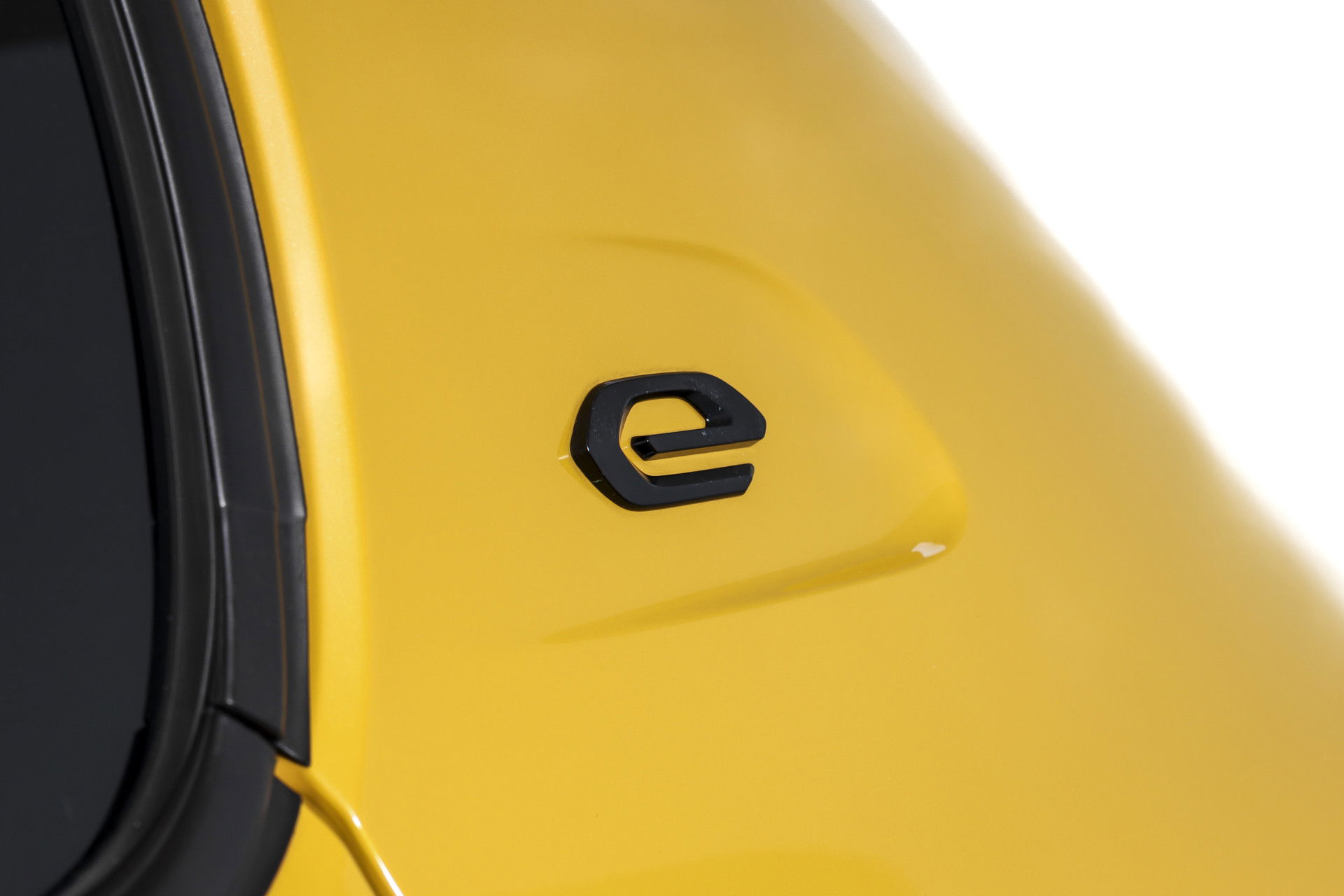 Peugeot - e-208