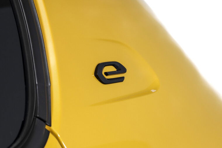 Peugeot - e-208