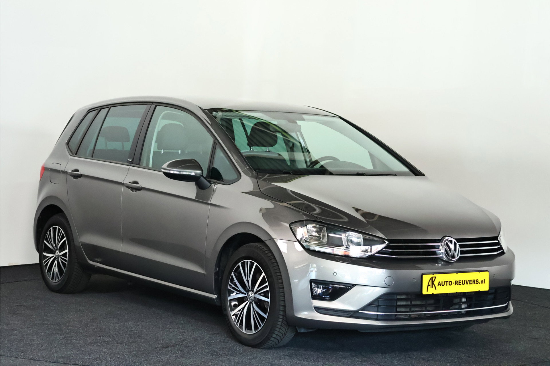 Volkswagen Golf SportsVan