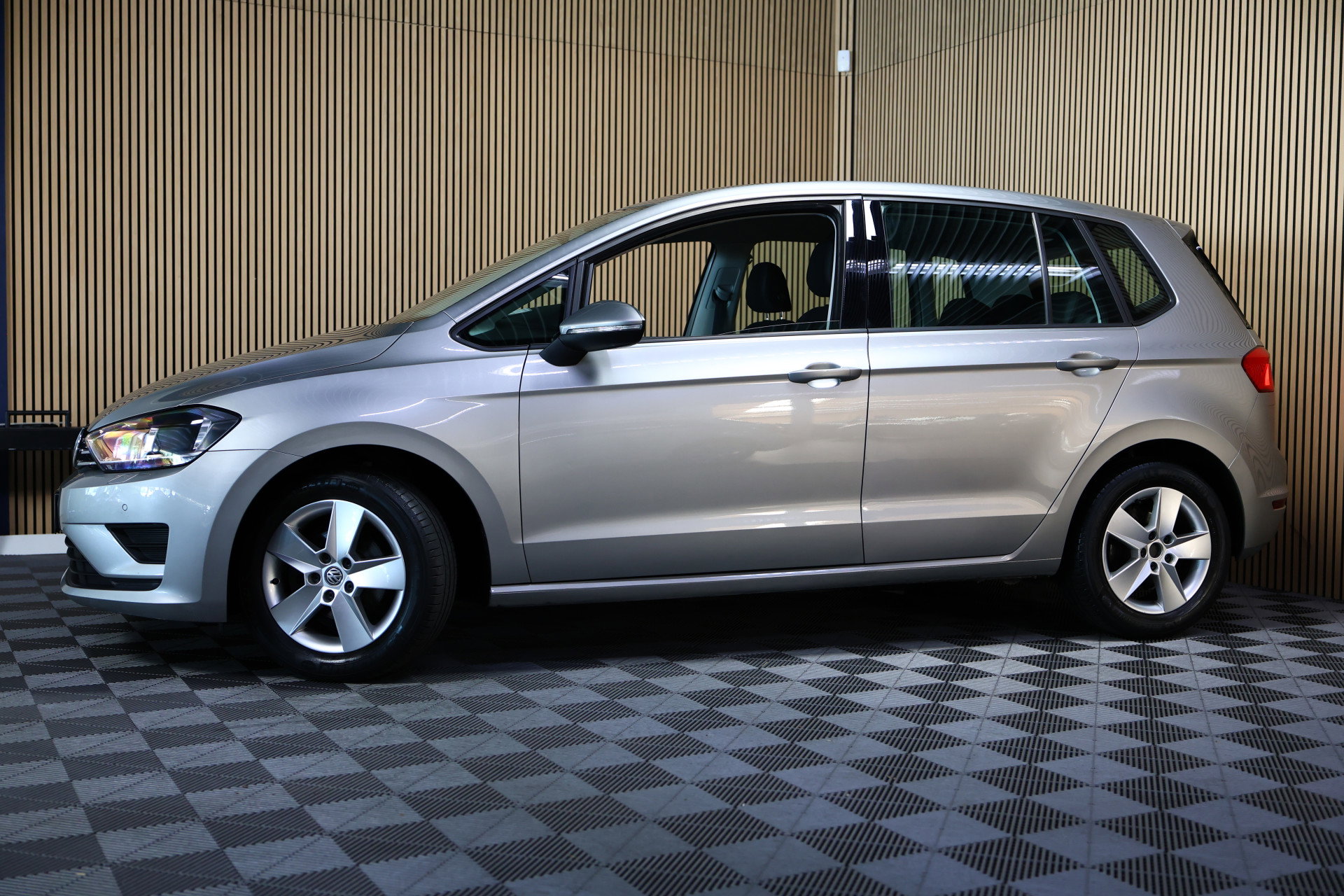 Volkswagen 1.2 TSI AVM Business Edition Connected AIRCO CRUISE AUX PDC STOELVW"17 - foto 10