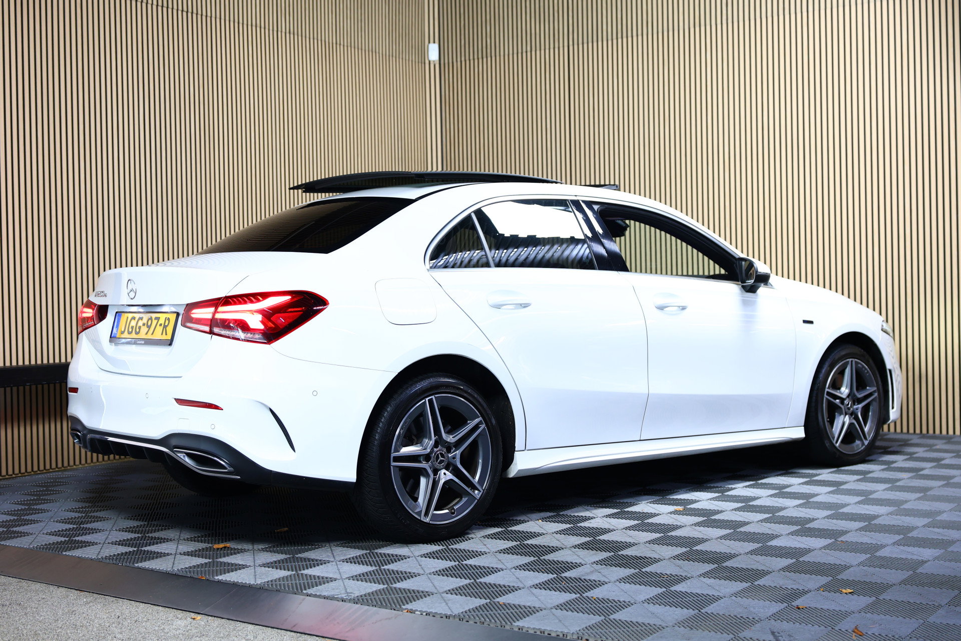 Mercedes-Benz 250e AMG AMBIENTE PANODAK NAVI AUTOM CRUISE PDC CAM SFEER '20 - foto 10