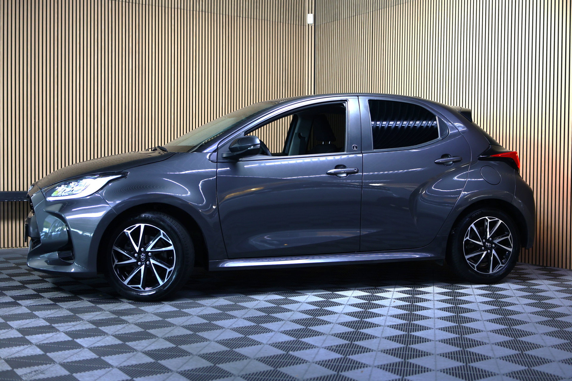 Toyota 1.5 Hybrid Business Plus AUTOM CLIMA CAMERA CRUISE CARPLAY LANE STOELVW '23 - foto 11