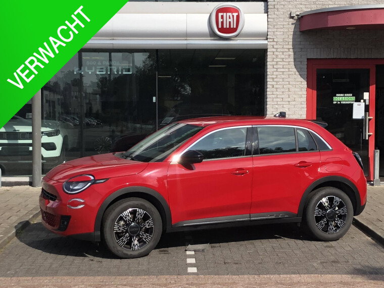 Foto van Fiat 600 1.2 145 pk Hybrid Icon