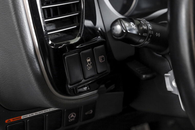 Mitsubishi - Outlander