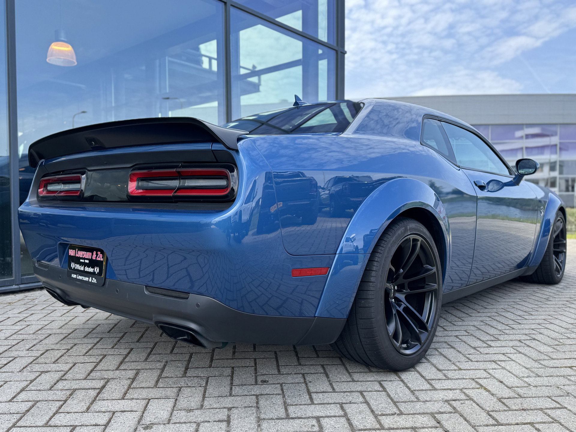 Dodge Challenger SRT HELLCAT Widebody 727PK – van Leersum & Zn