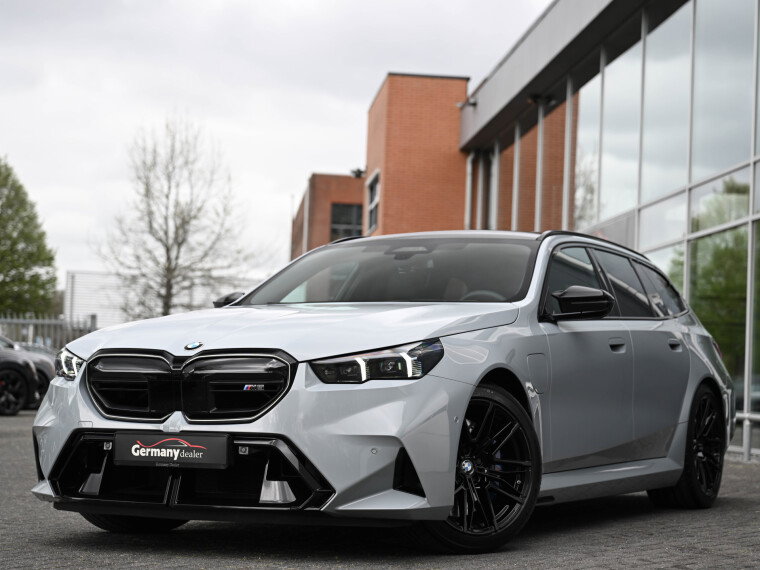 BMW M5 Touring 4.4 V8 729pk