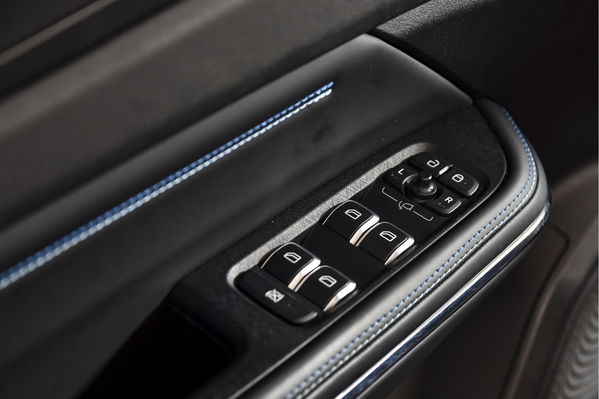 Lynk & Co - 01