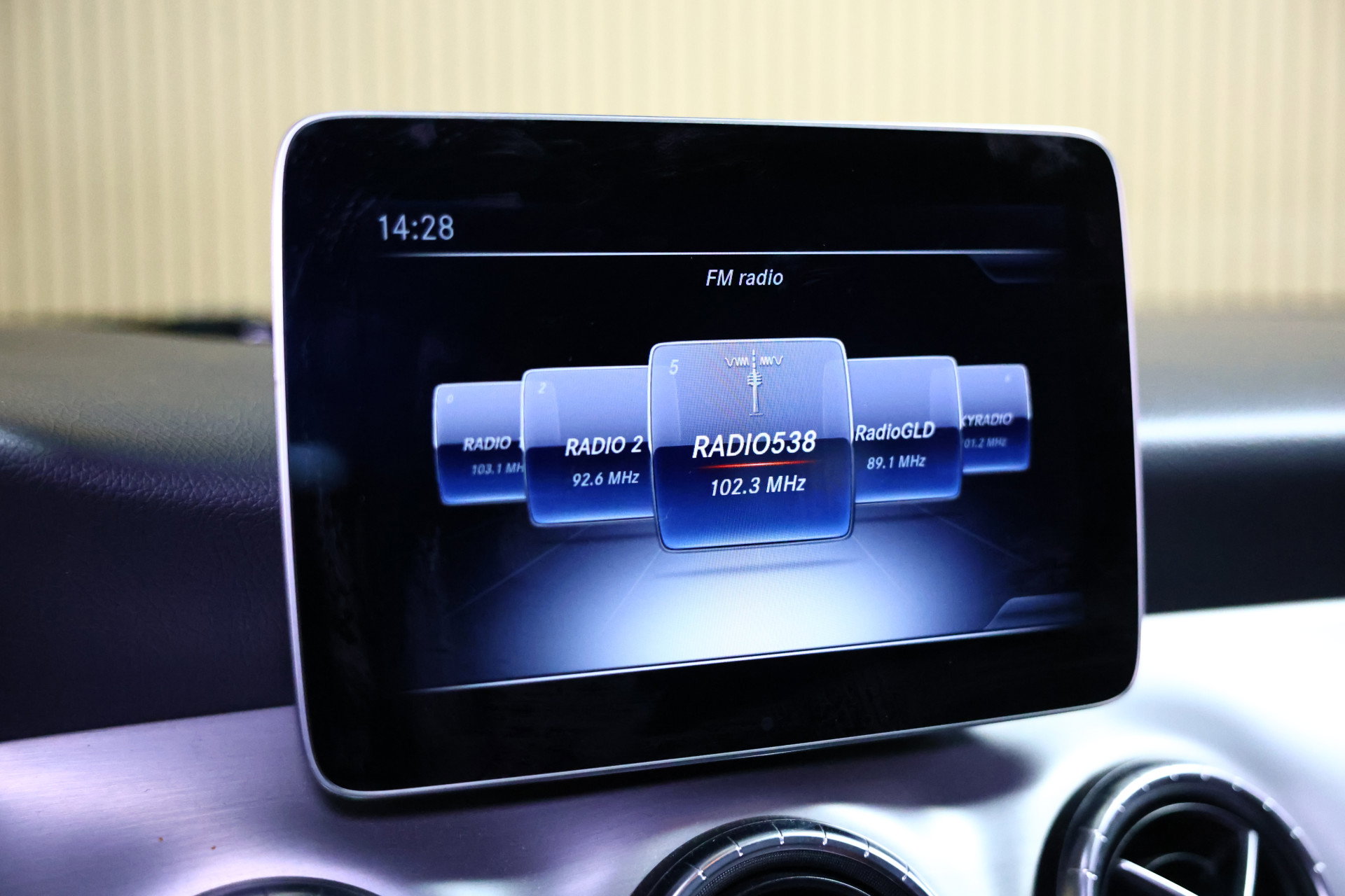 Mercedes-Benz 180 AMG Shooting Brake AUTOM AVM CAMERA PDC BT '19 - foto 19