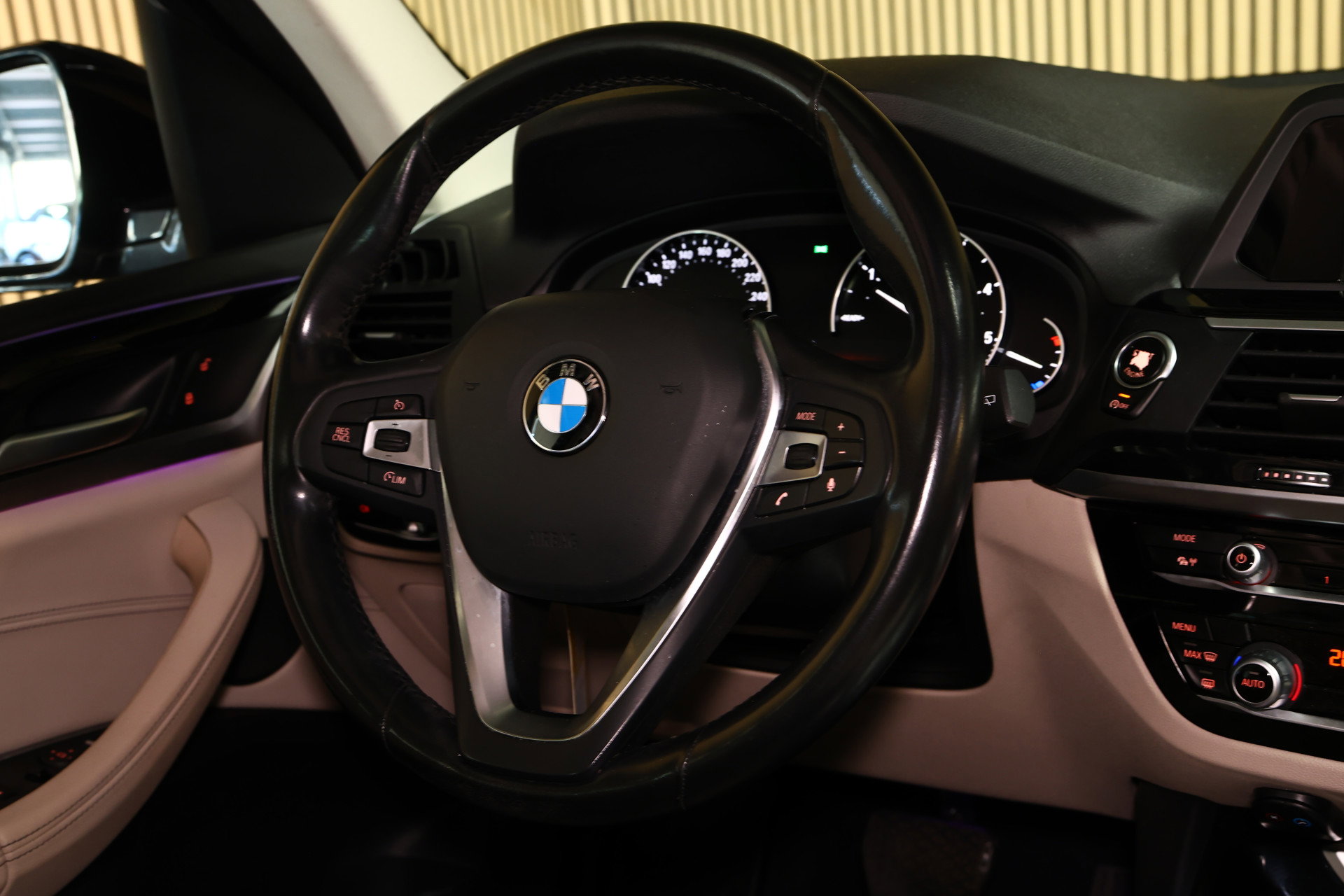 BMW xDrive20d AUT Executive PANO LEDER NAV FULL-LED PDC "18 - foto 31