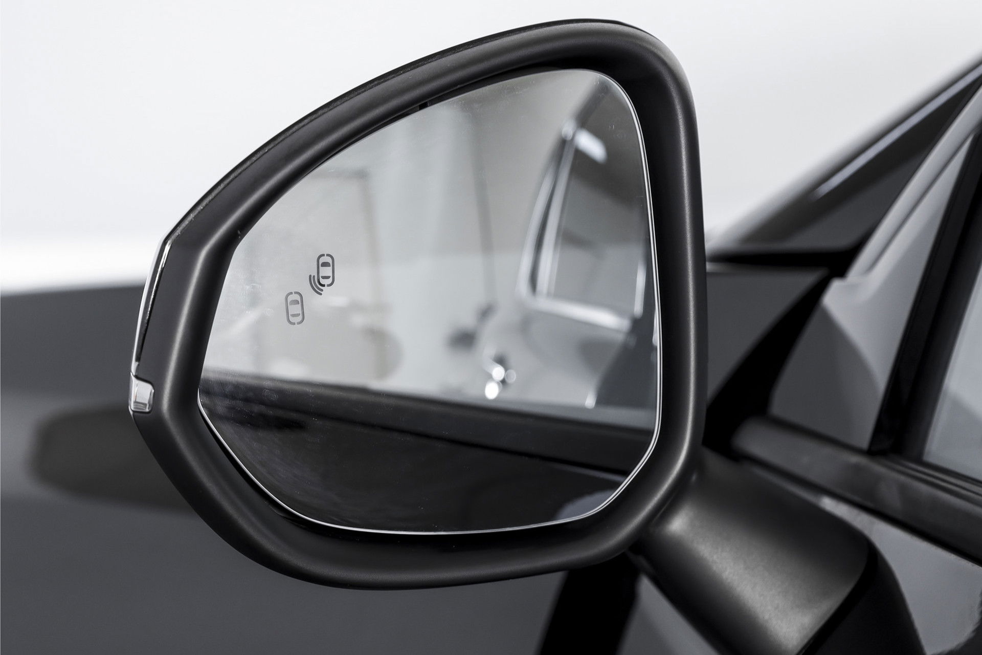 Lynk & Co - 01