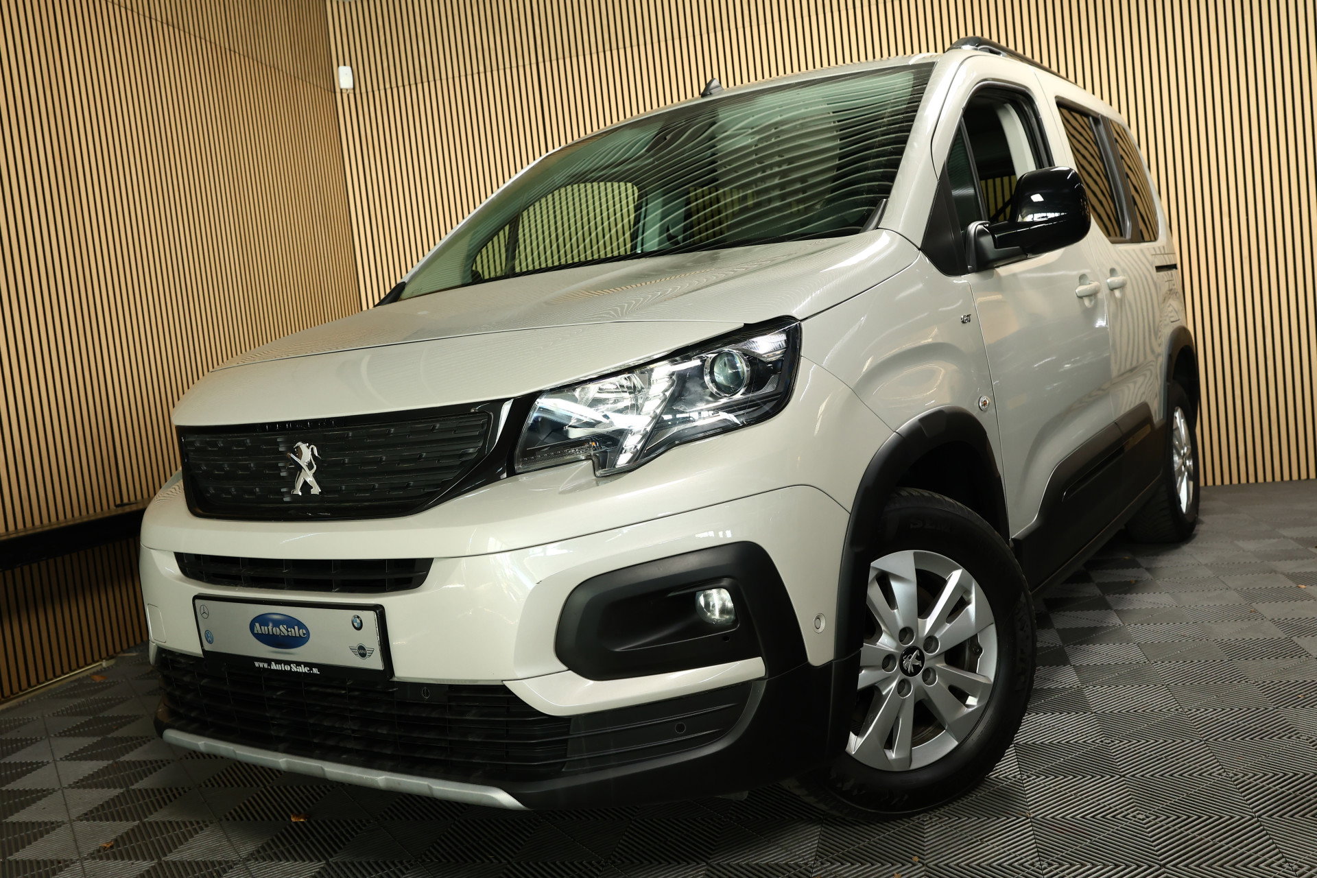 Peugeot 1.2 Puretech GT-Line AUT CARPLAY CAM NAV PANO DAB STOELVW '21 - foto 29