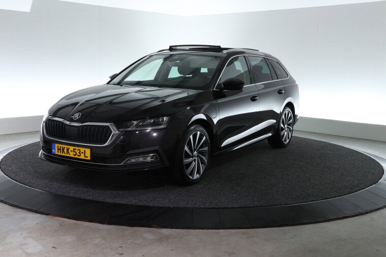 Foto van Škoda Octavia Combi 1.4 TSI iV PHEV Sportline Business