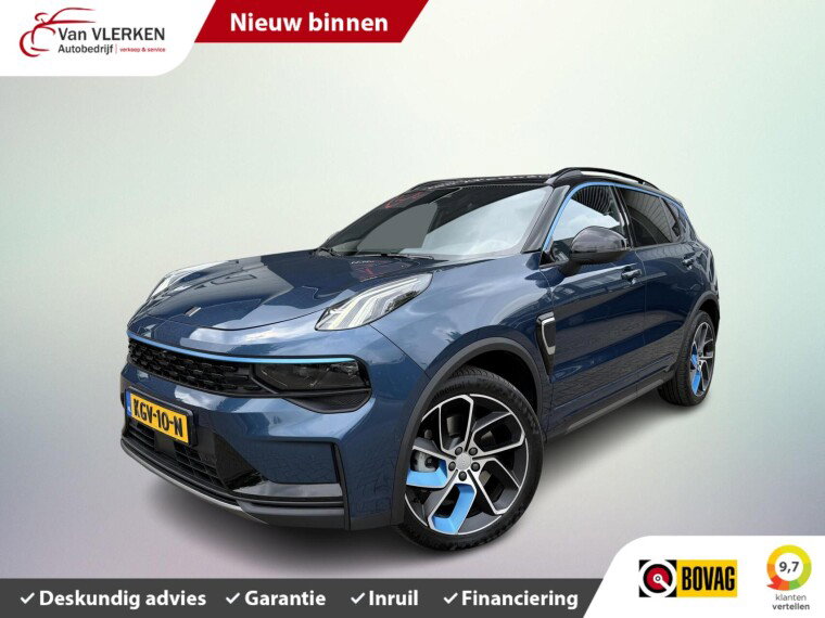 Foto van Lynk & Co 01 Zwarte hemel rolhoes 360 camera 75km RANGE 1.5