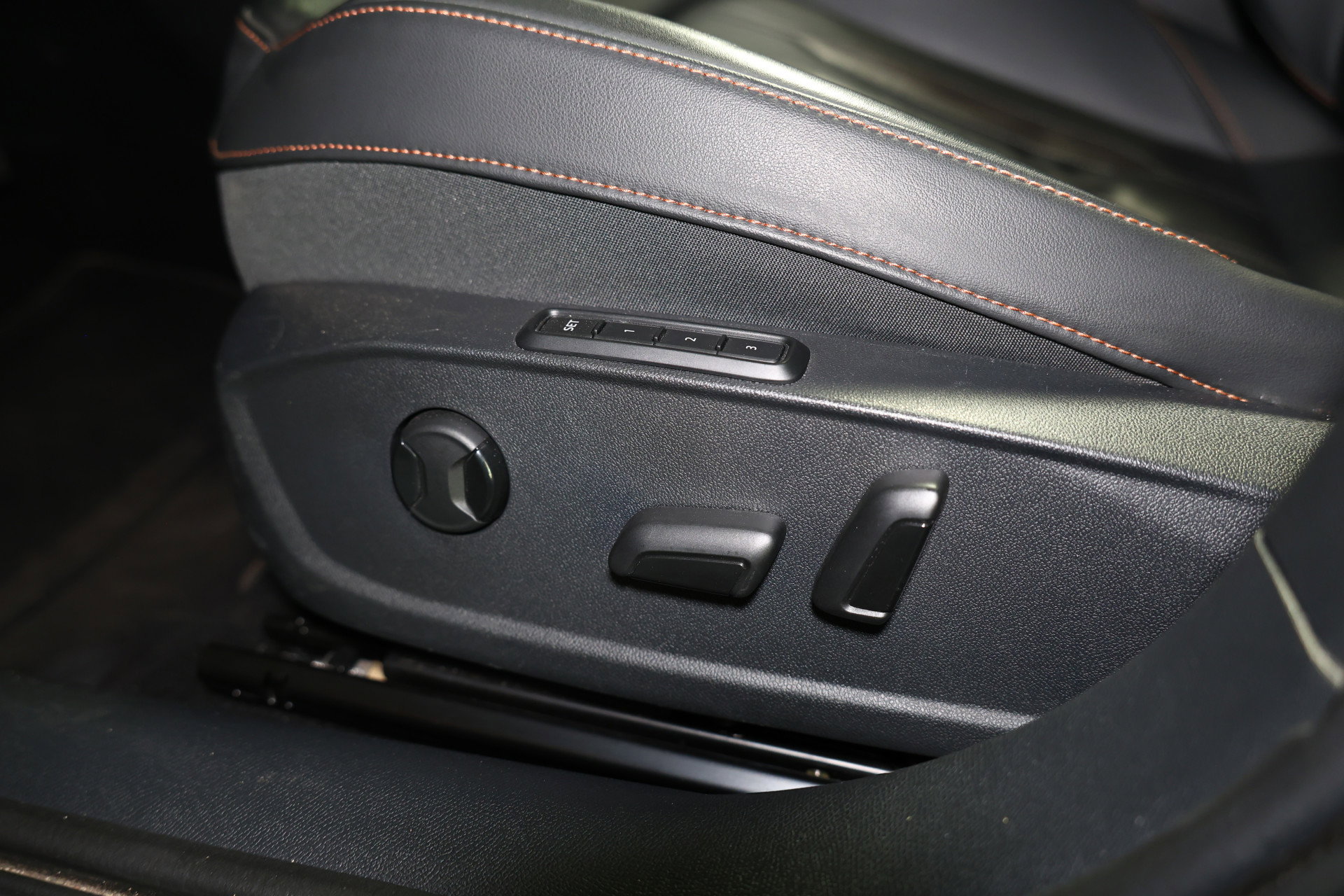 CUPRA 1.4 e-Hybrid Adrenaline AVM CARPLAY NAVI PANO MEMORY VIRTUAL CAMERA SFEER "23 - foto 13