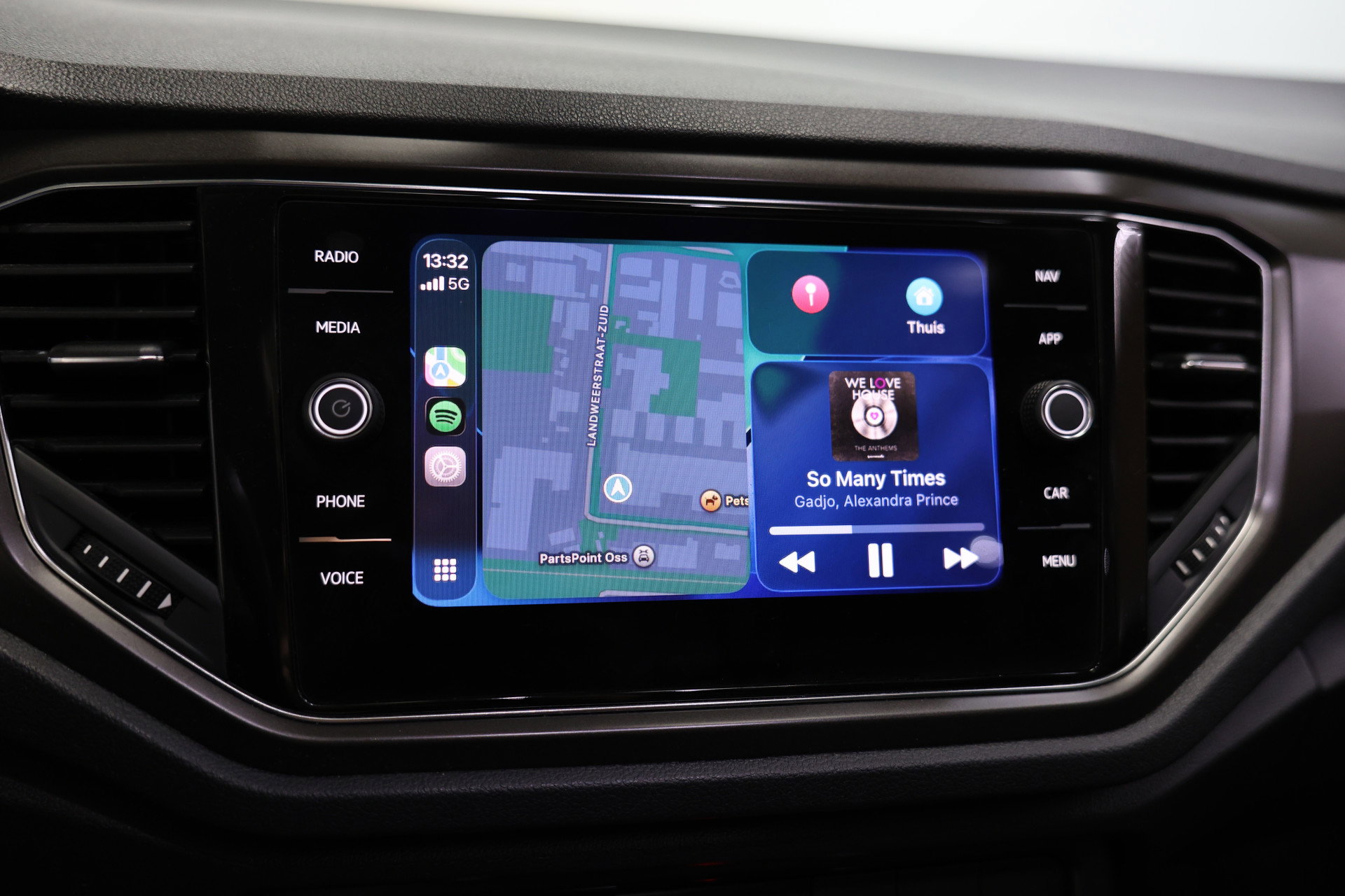 Volkswagen 1.0 TSI R-Line CLIMA VIRTUAL PDC CARPLAY CAMERA PANO LANE+FRONT Ass. '19 - foto 20