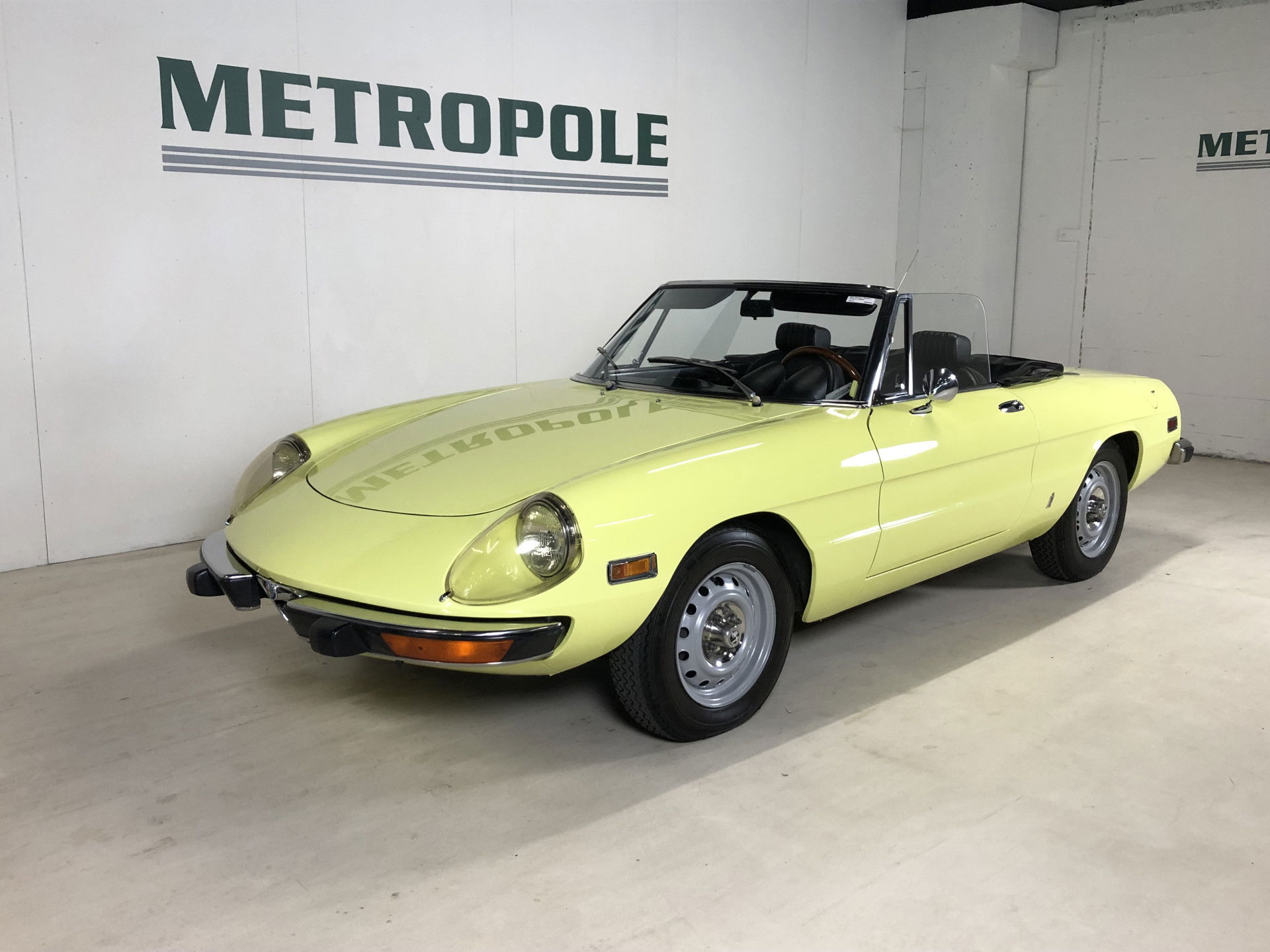 Alfa Romeo Spider Veloce - Metropole