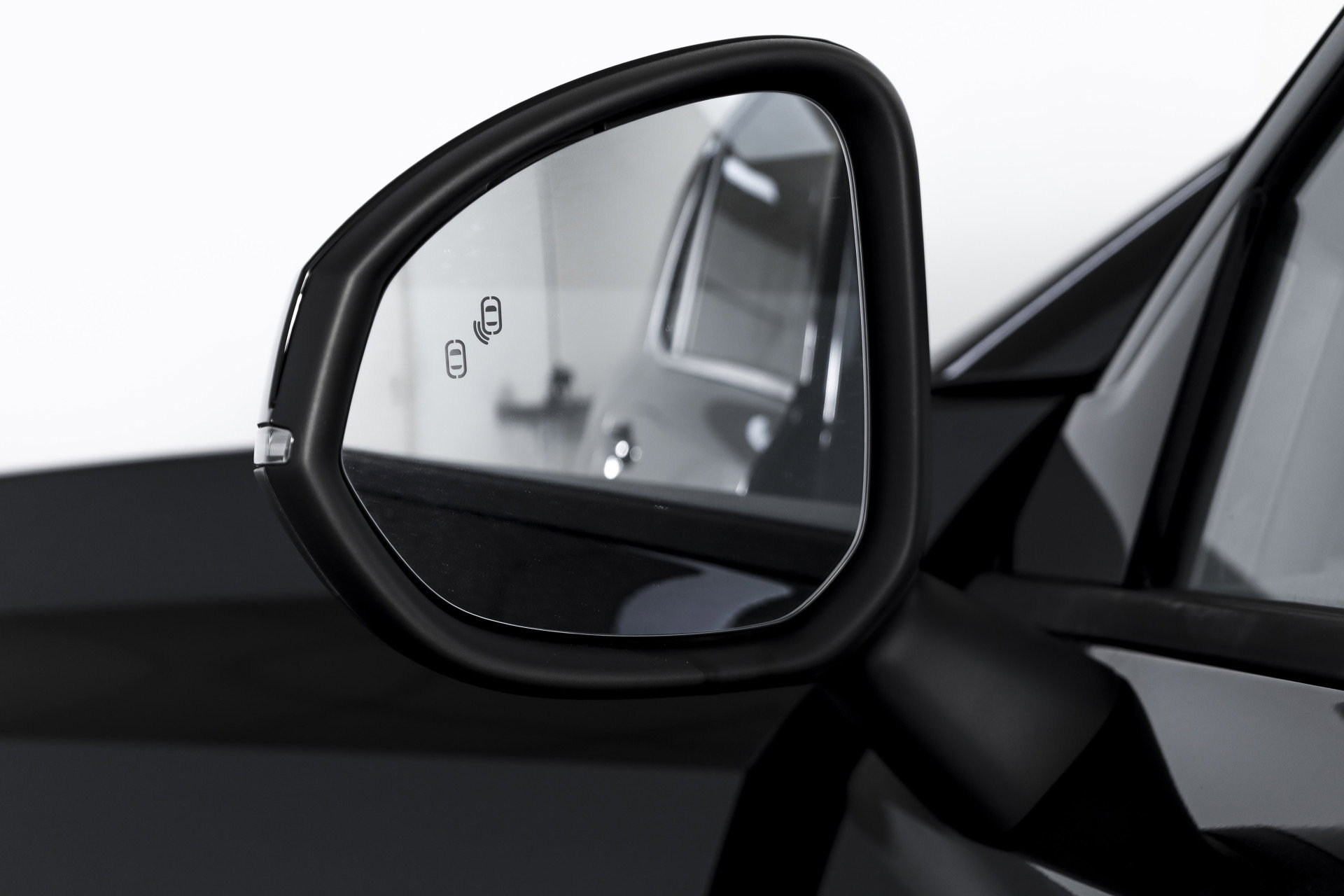 Lynk & Co - 01