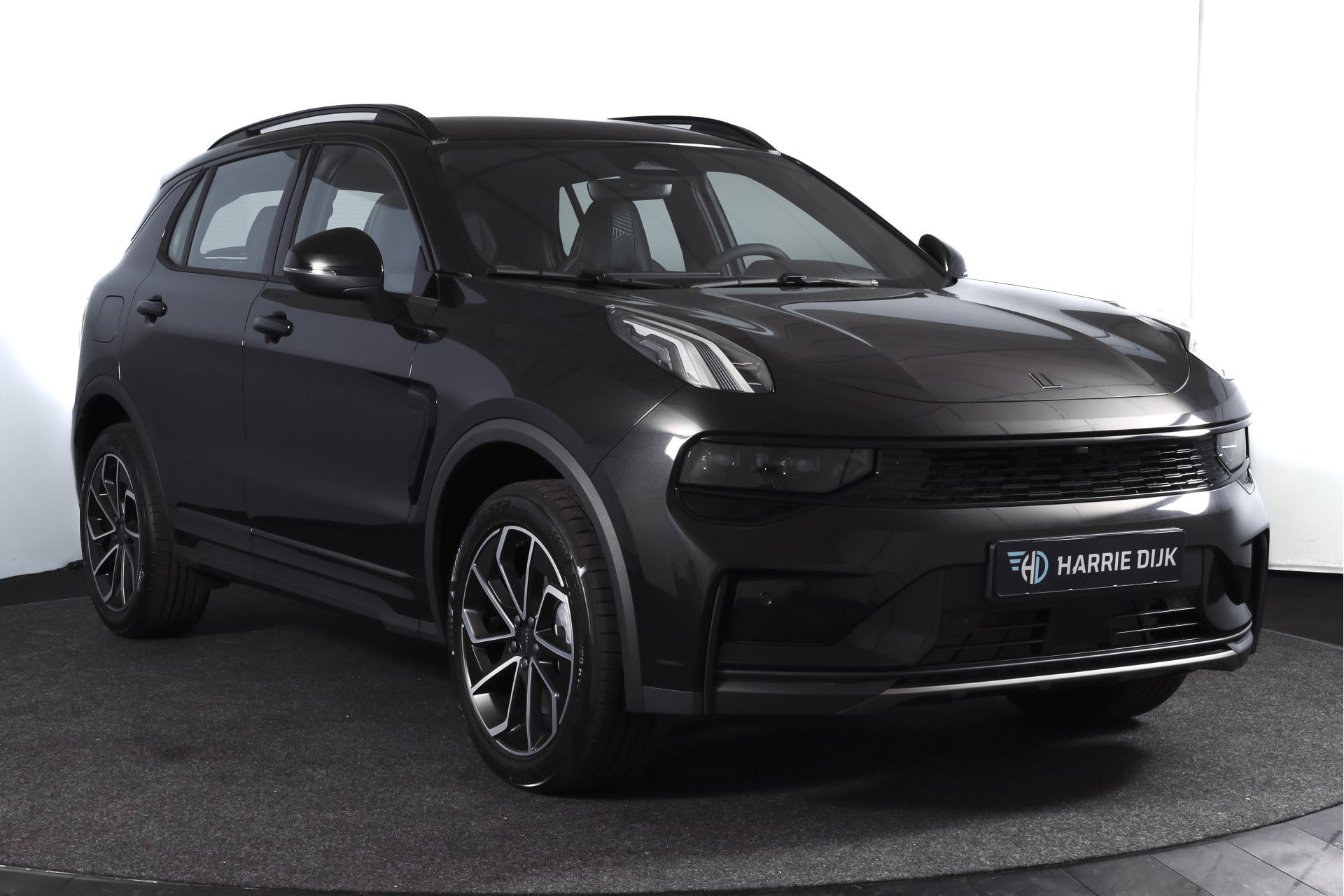 Lynk & Co - 01