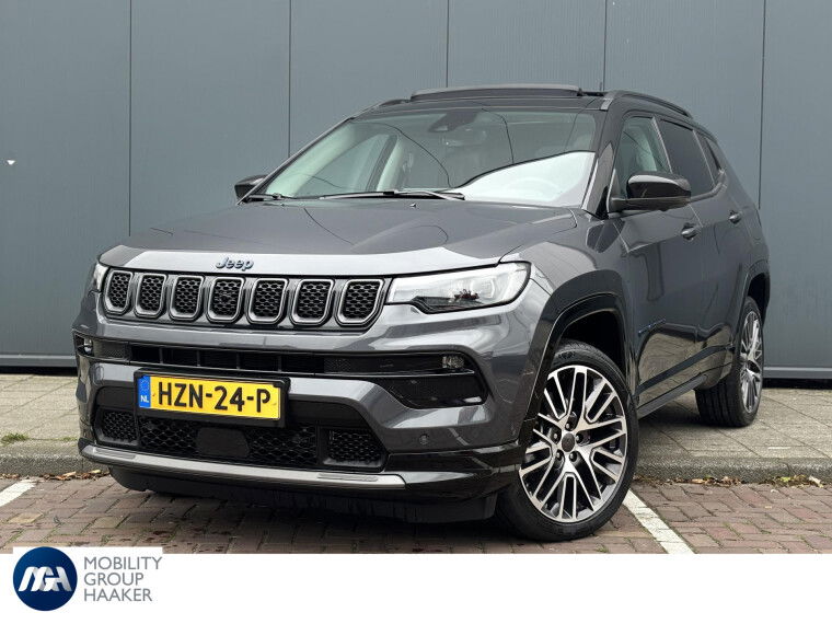 Foto van Jeep Compass 4xe 240 Plug-in Hybrid Electric Summit