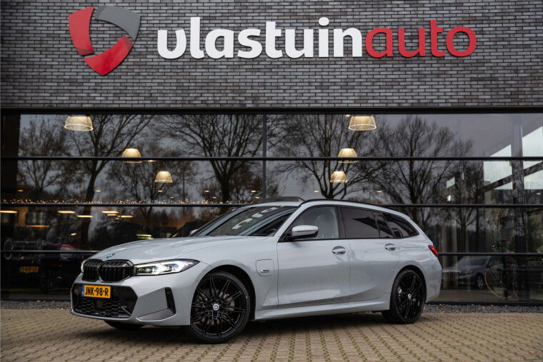 Foto van BMW 3 Serie Touring 330e xDrive M-Sport