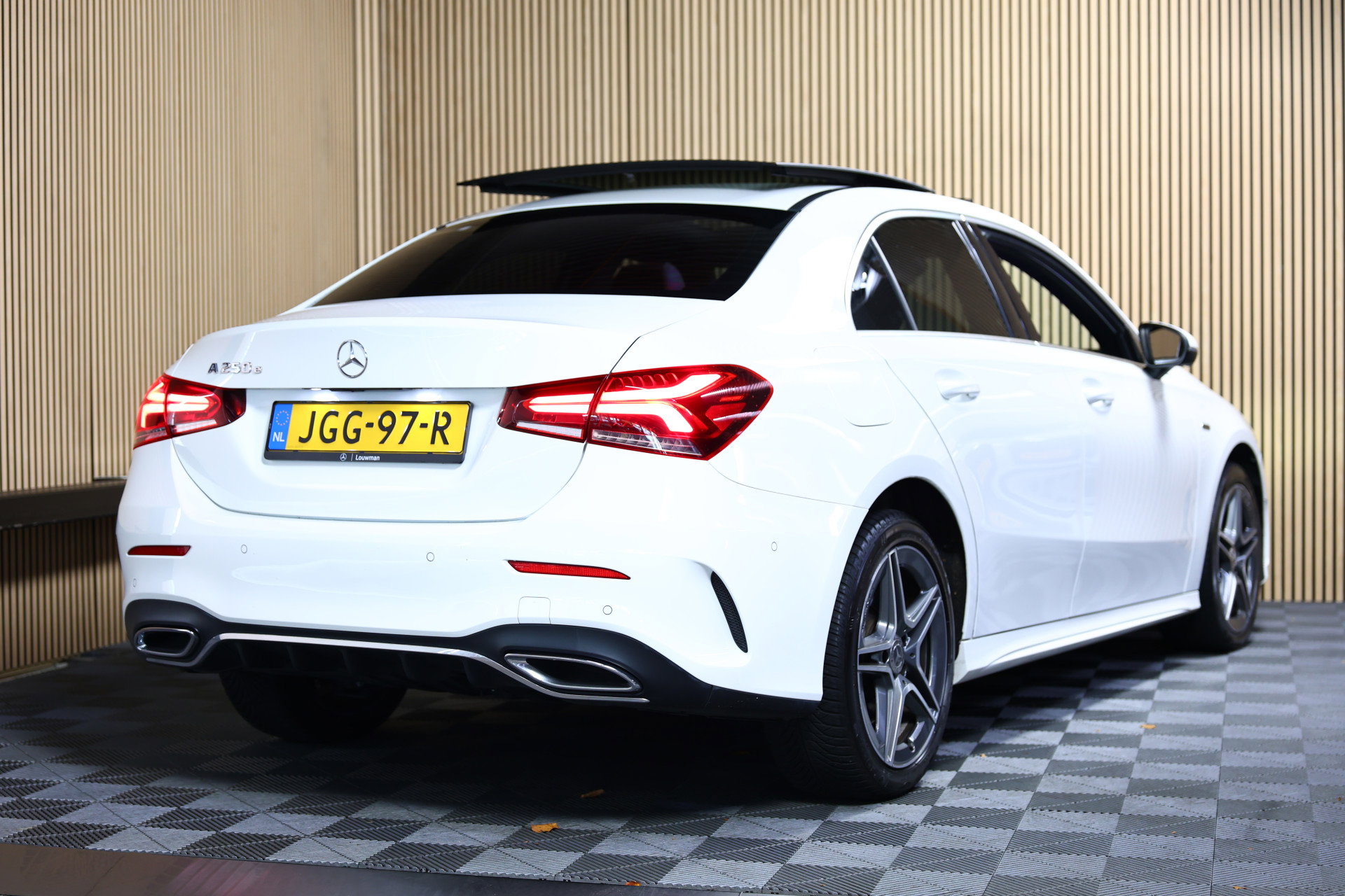 Mercedes-Benz 250e AMG AMBIENTE PANODAK NAVI AUTOM CRUISE PDC CAM SFEER '20 - foto 3