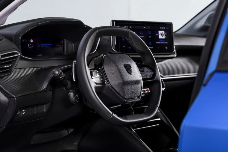 Peugeot - 208