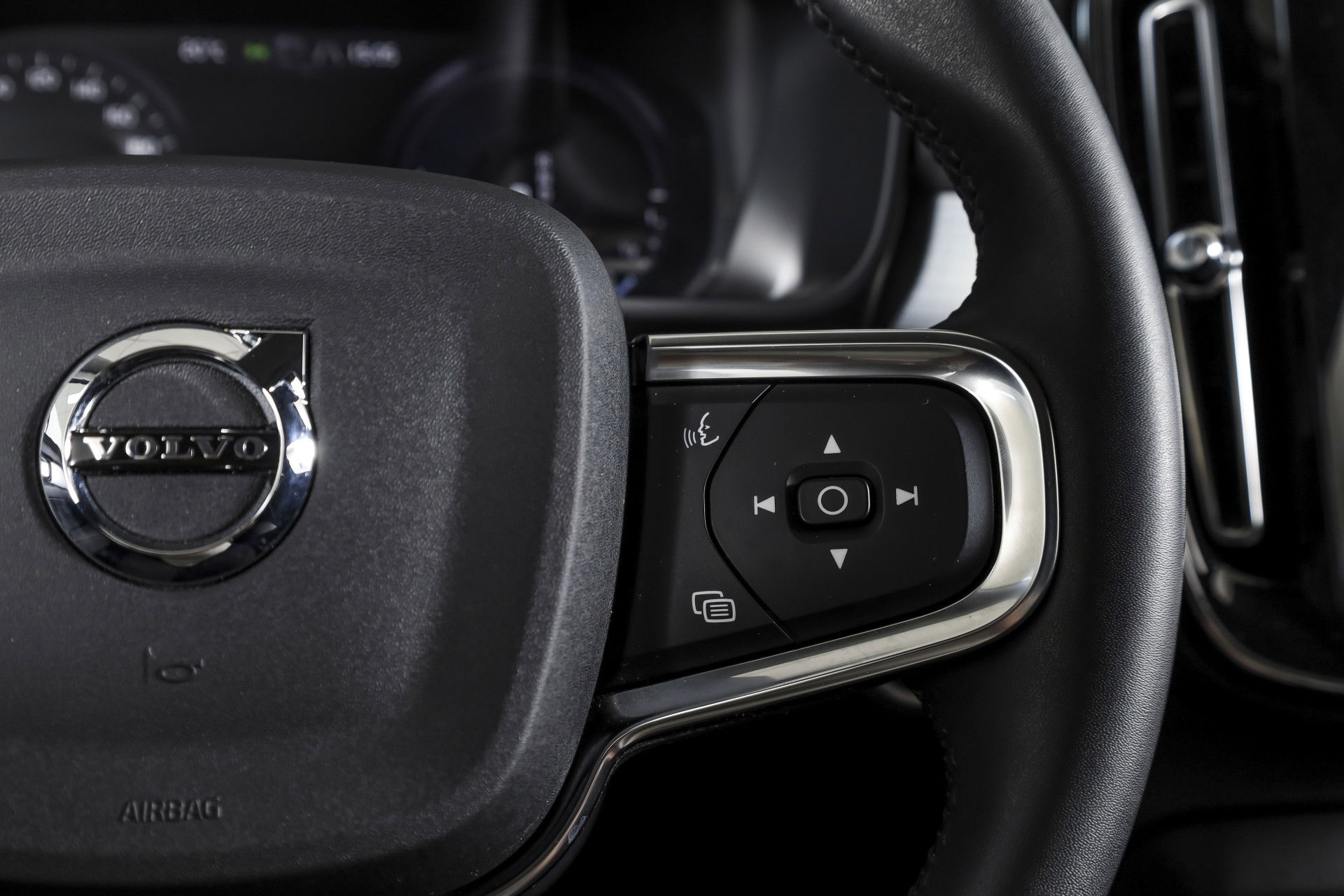 Volvo - XC40