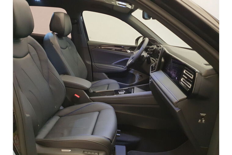 Volkswagen Tiguan 1.5 eHybrid 272pk DSG/AUT R-Line Wegklapbare trekhaak, Panoramadak, Harman/Kardon, Leder