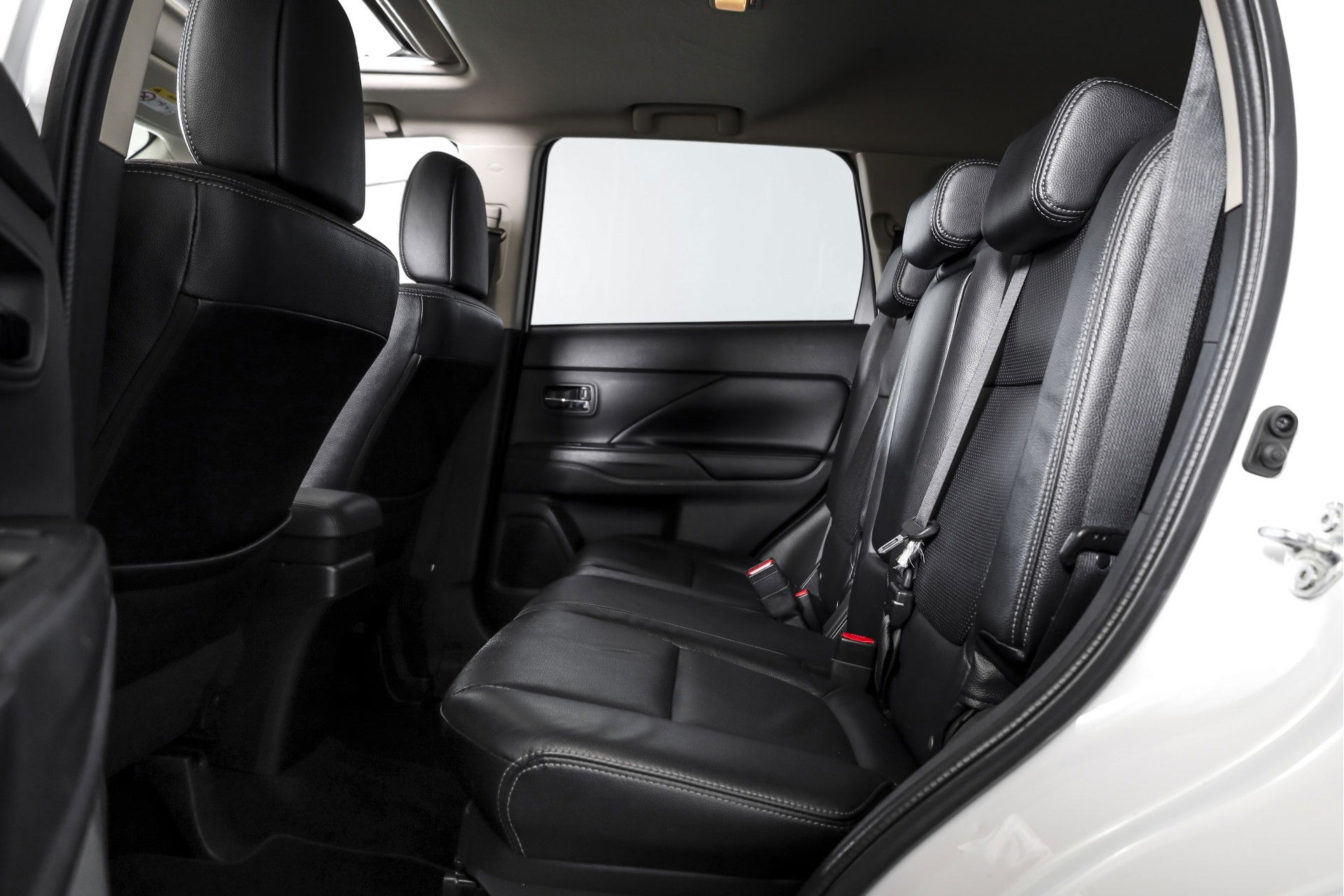 Mitsubishi - Outlander