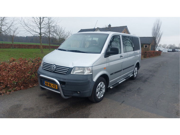 Foto van Volkswagen Transporter 2.5 TDI 300