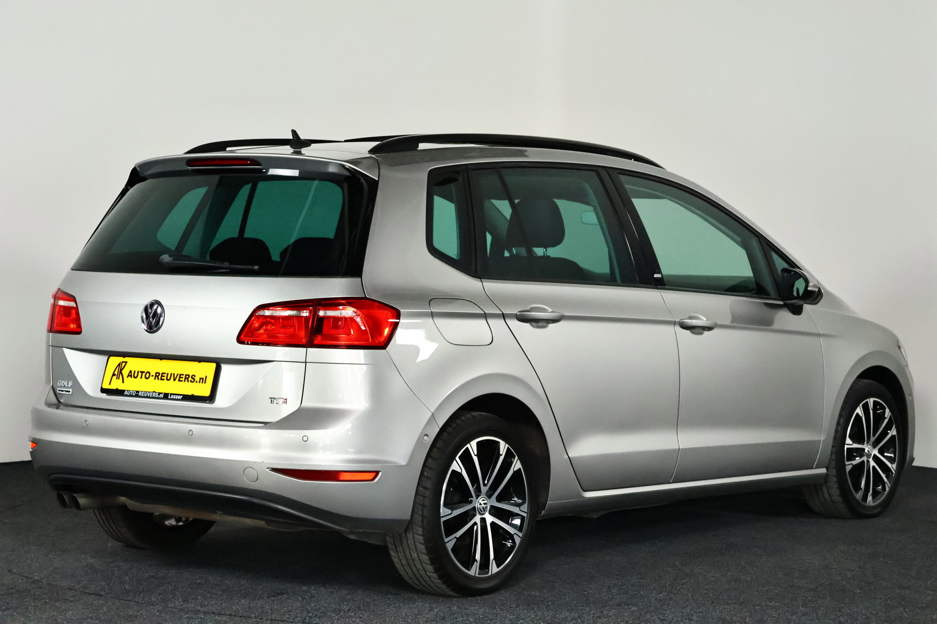 Volkswagen Golf SportsVan