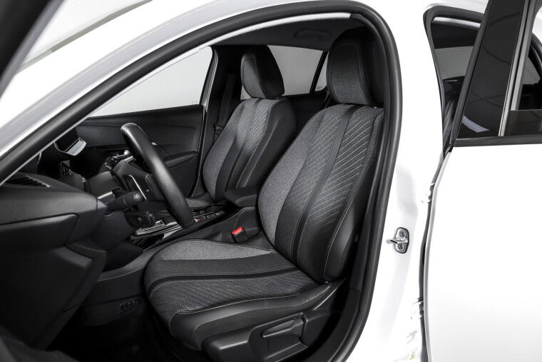 Peugeot - 208