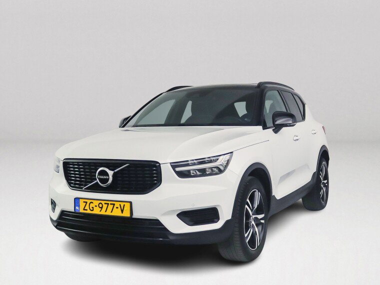 Foto van Volvo XC40 T5 AWD R-Design Intro Edition | Panoramadak | Parkeercamera | Stoel- en Stuurverwarming | Keyless | Trekhaak