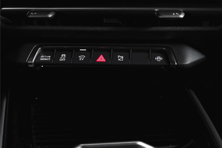 Audi - Q3
