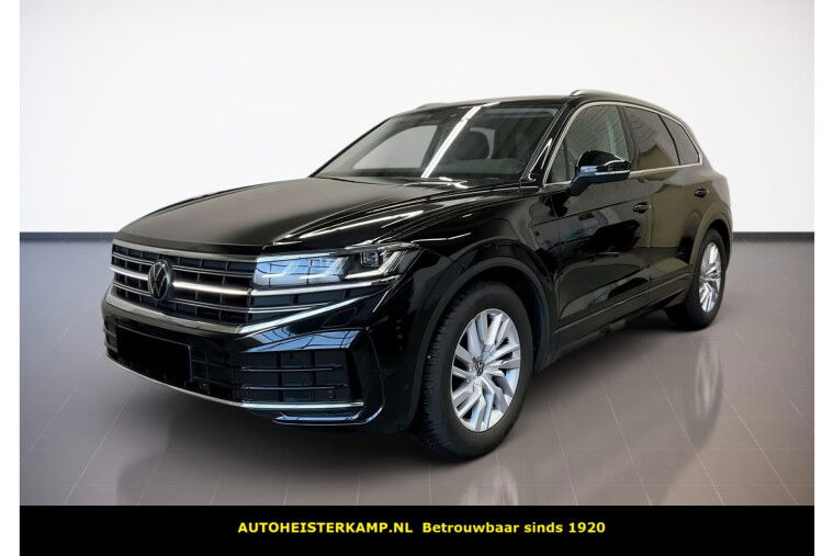 Volkswagen Touareg 3.0 TDI Elegance Grijs Kenteken ACC Luchtvering Comfortstoelen Trekhaak