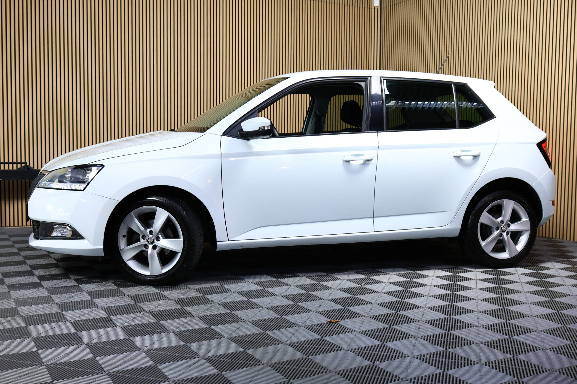 Škoda AVM AIRCO BLUETOOTH STOELVW PDC "19 - foto 4
