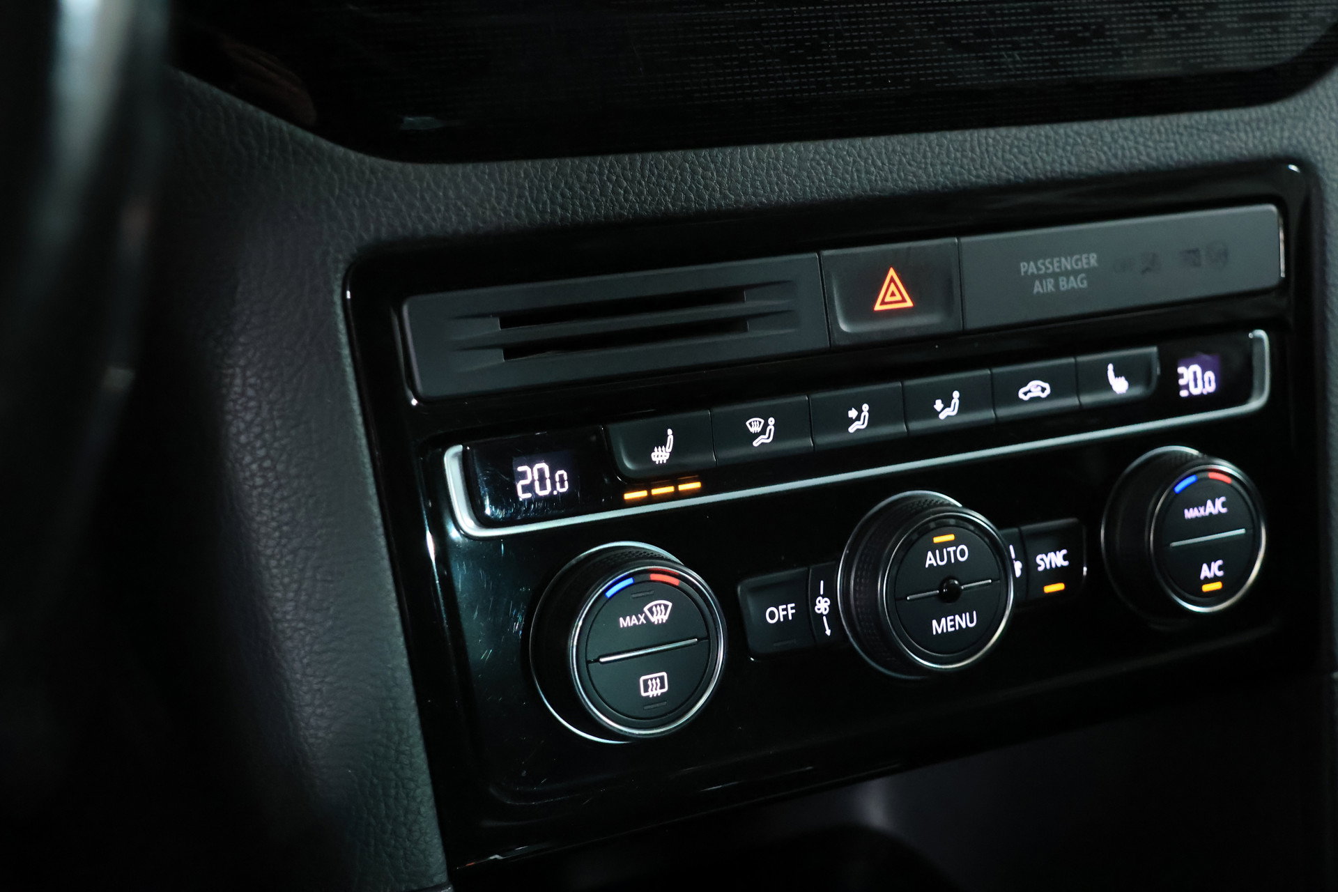 Volkswagen Golf SportsVan