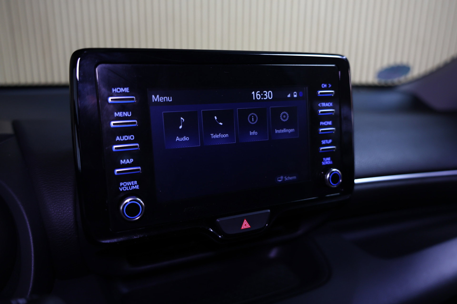 Toyota 1.5 Hybrid Business Plus AUTOM CLIMA CAMERA CRUISE CARPLAY LANE STOELVW '23 - foto 22