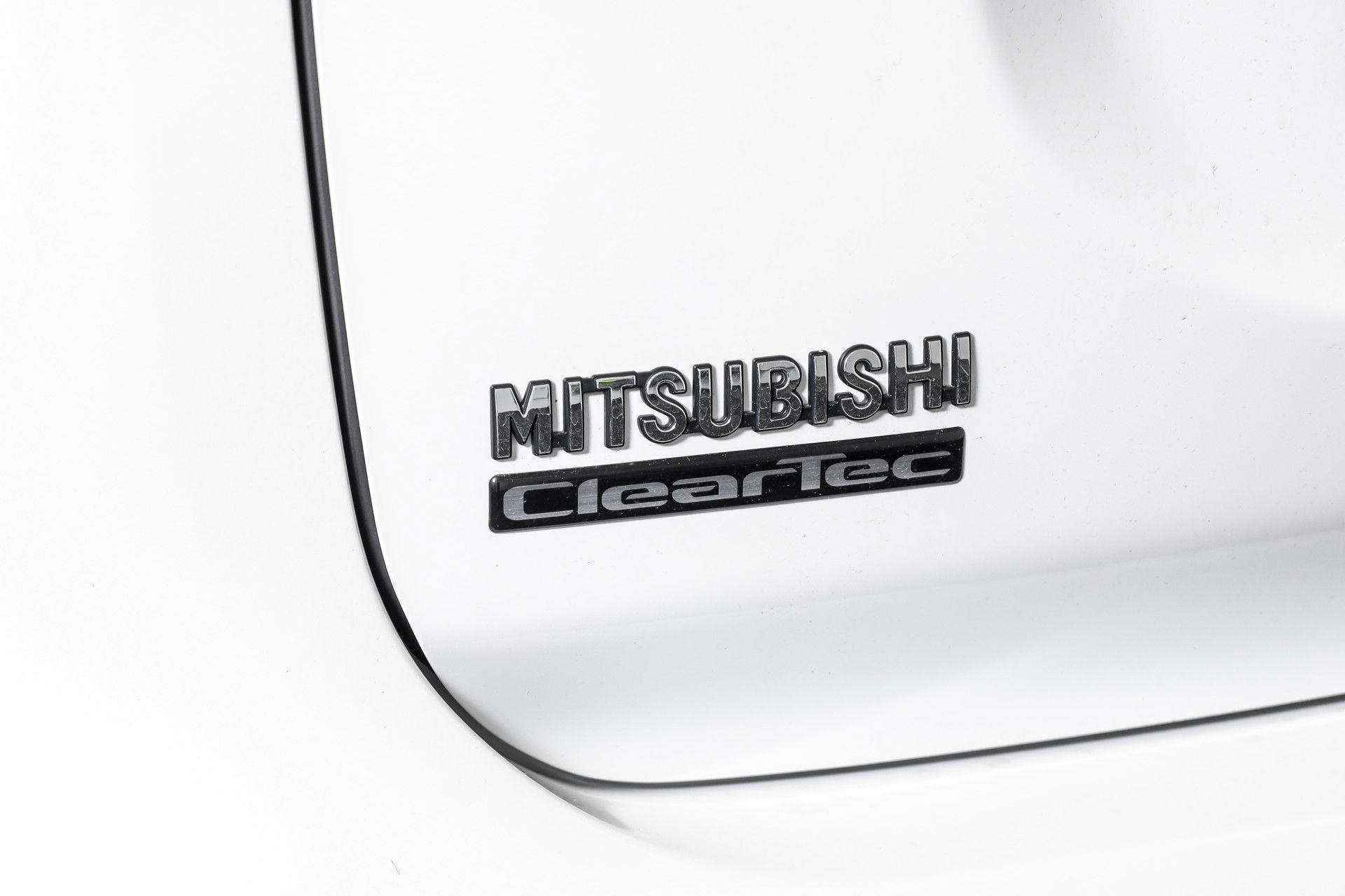 Mitsubishi - Outlander