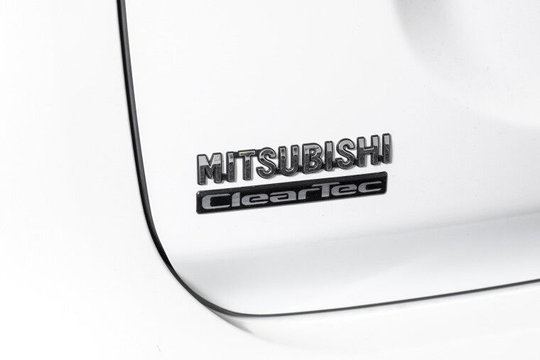 Mitsubishi - Outlander
