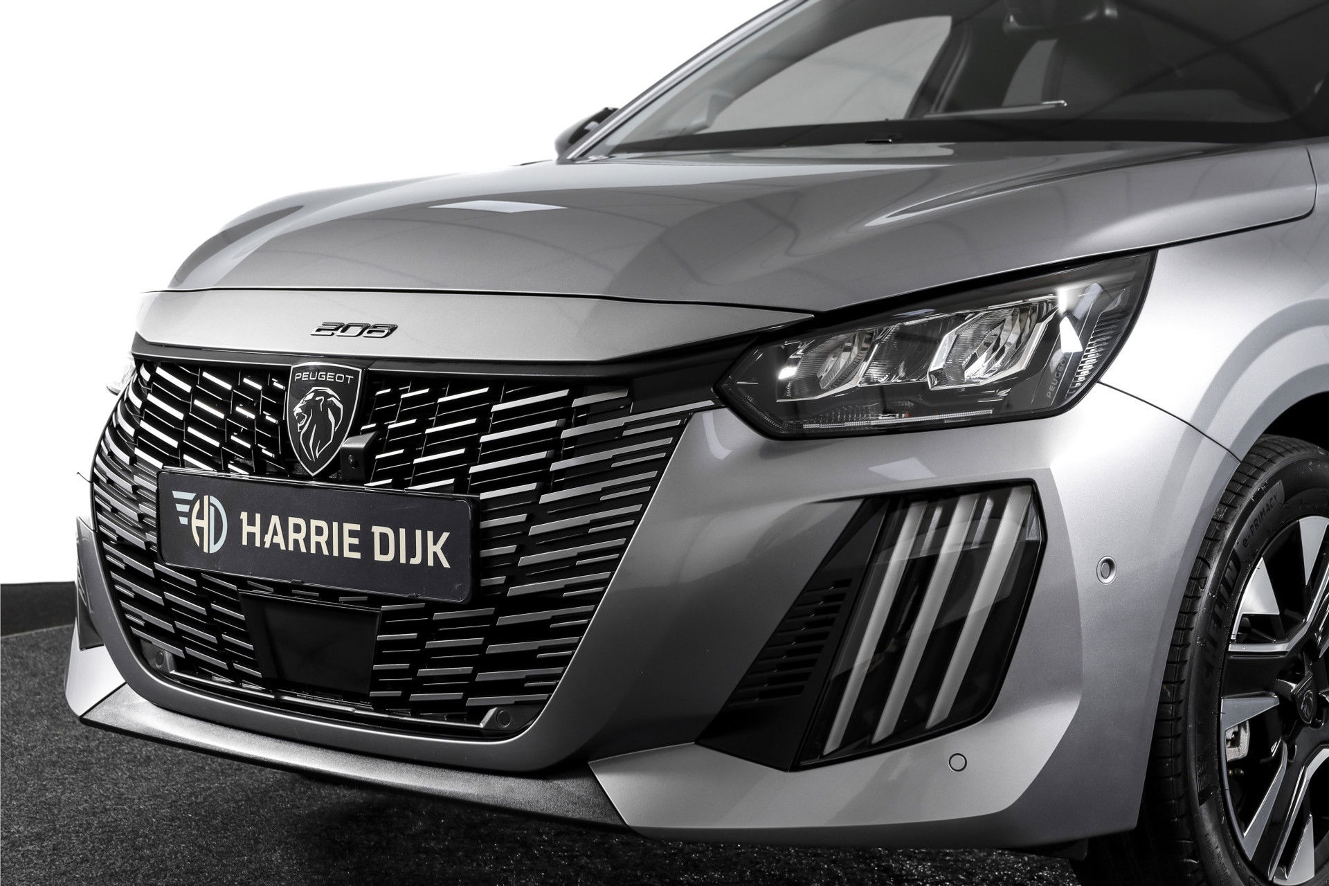 Peugeot - 208