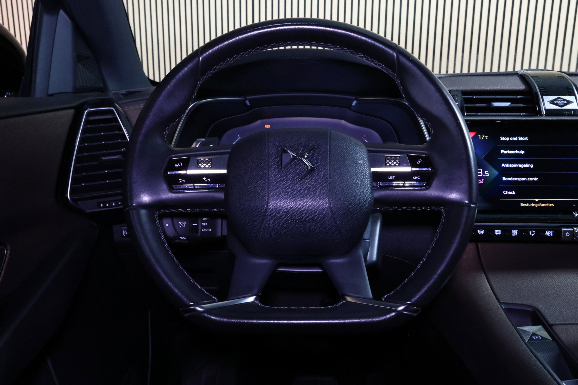 DS Crossback 1.6 PureTech Be Chic AVM AUTOM NAVI CLIMA CARPLAY CRUISE '20 - foto 26