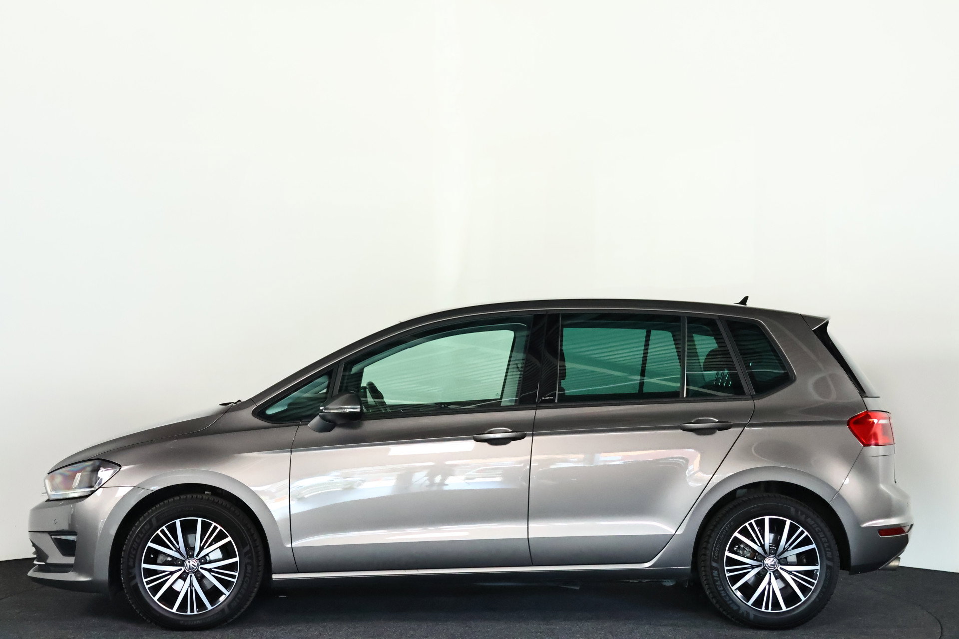 Volkswagen Golf SportsVan