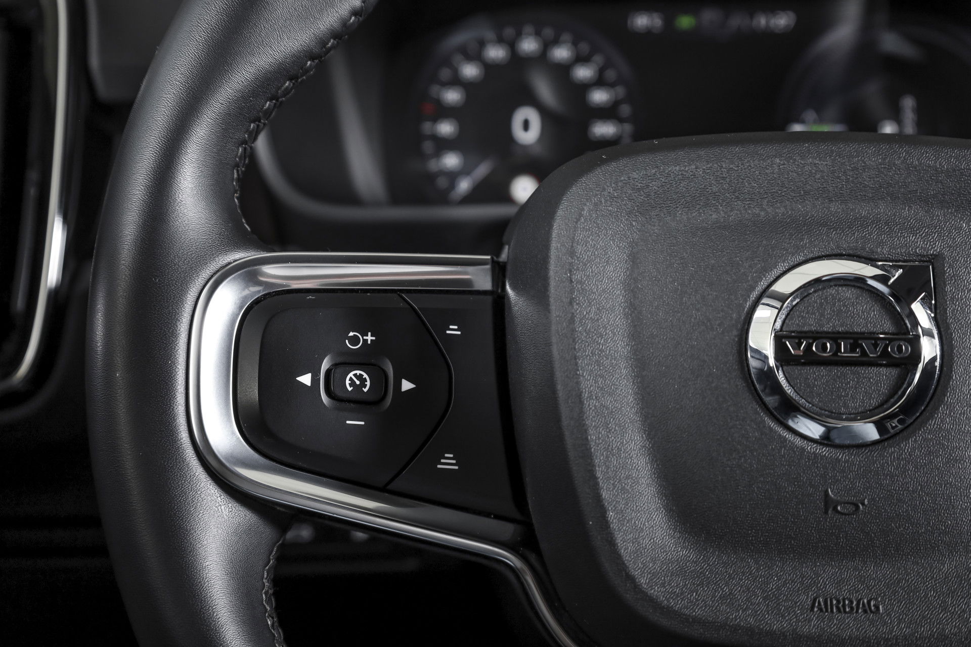 Volvo - XC40