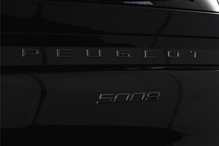 Peugeot - 5008
