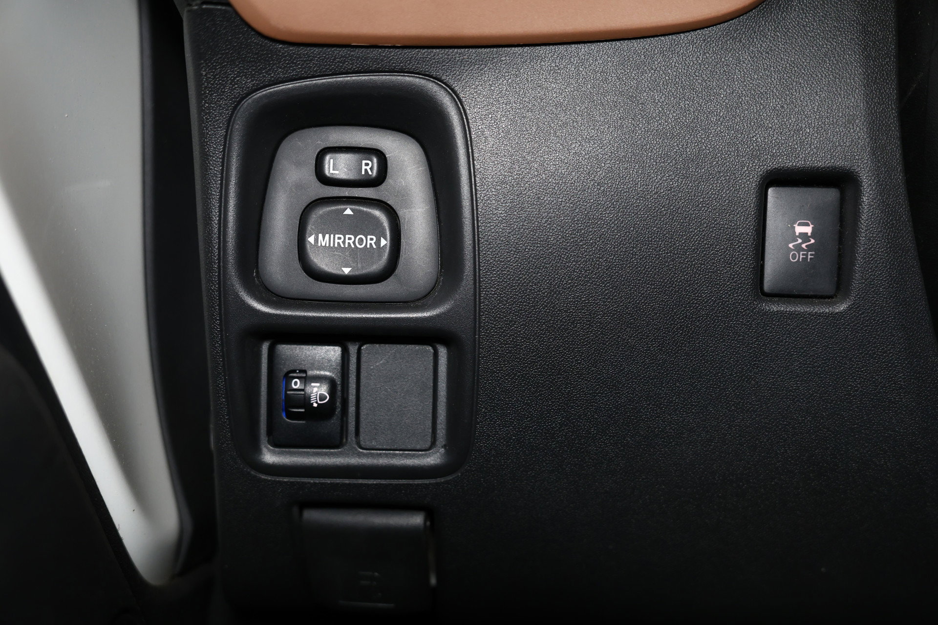 Citroën 1.0 VTi Elle AVM CARPLAY NAVI CLIMA CAMERA CRUISE BT 2018 - foto 12