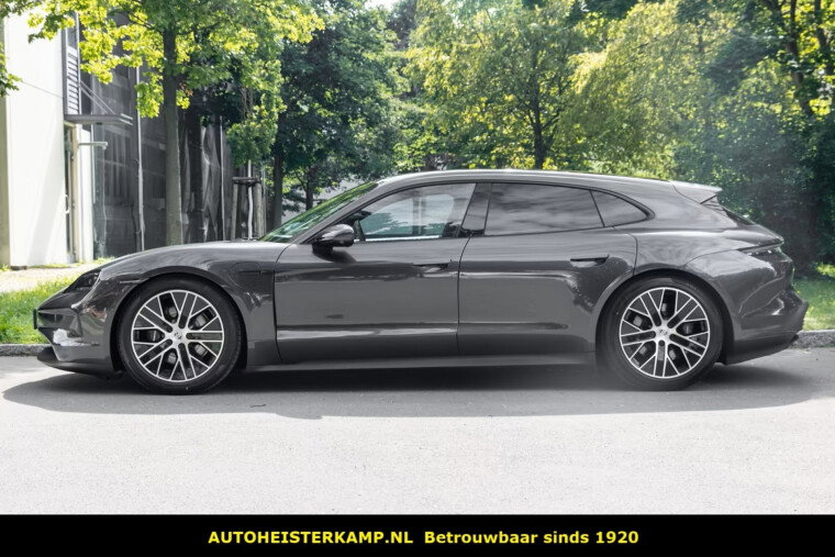 Porsche Taycan Sport Turismo 105 kWh 435 PK Panoramadak Matrix ACC InnoDrive BOSE SurroundView