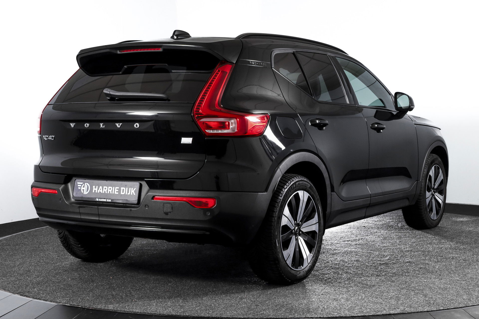 Volvo - XC40