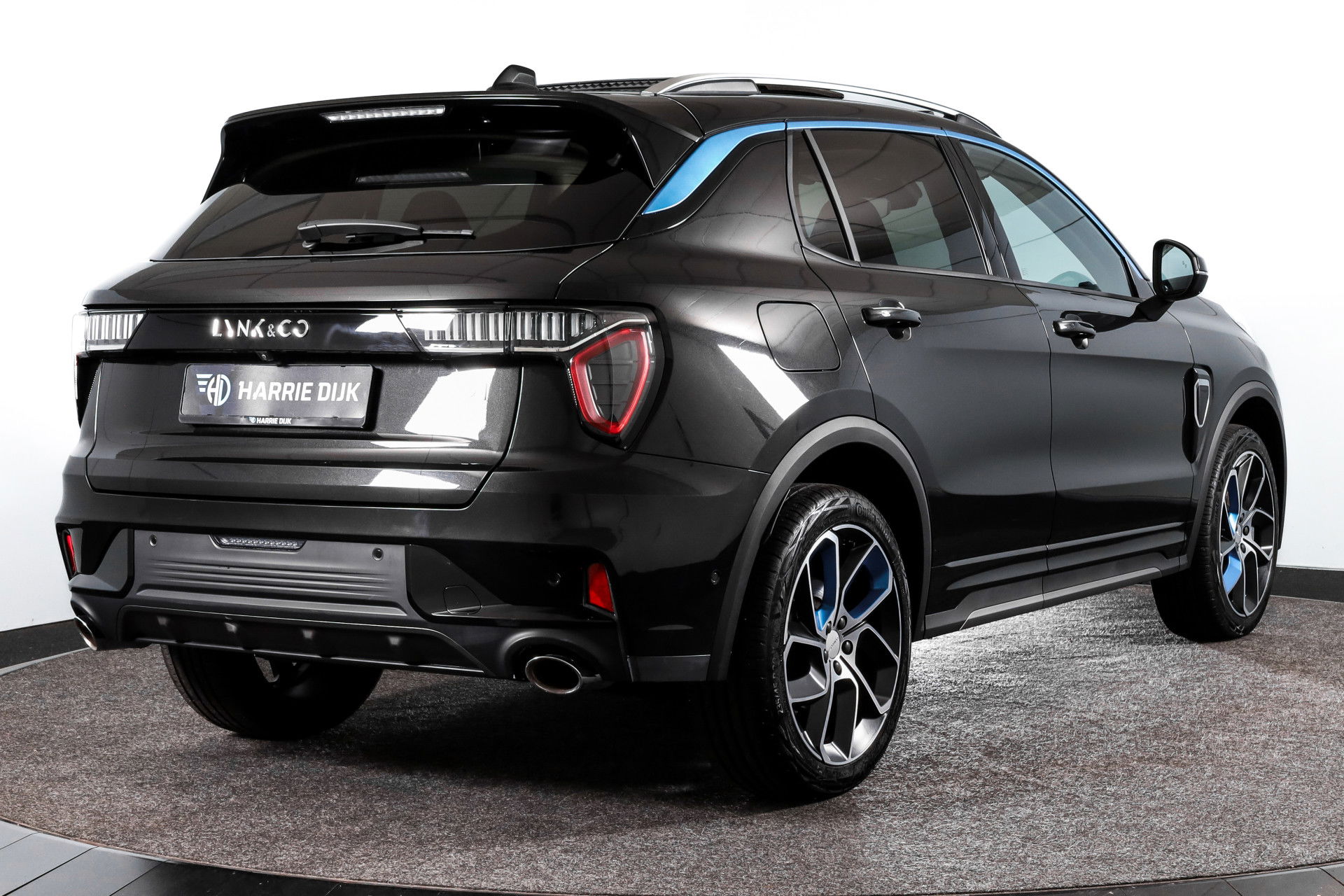 Lynk & Co - 01